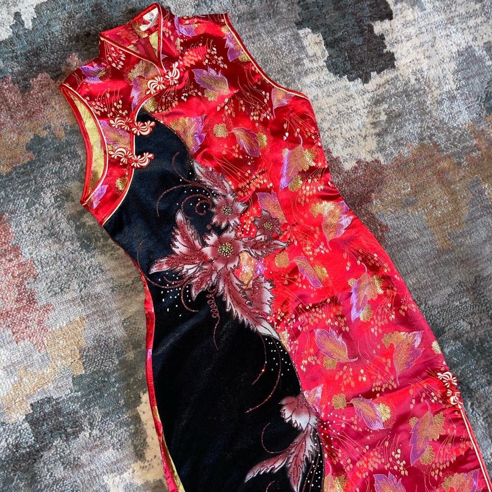 Kim fashion Genuine embroidered hand painted long tradition dress red gold black